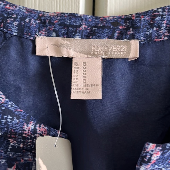 NWT Forever 21 Long Sleeve Dress - Picture 4 of 4